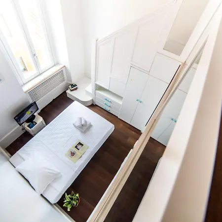 Rent In - Maggiore アパート *