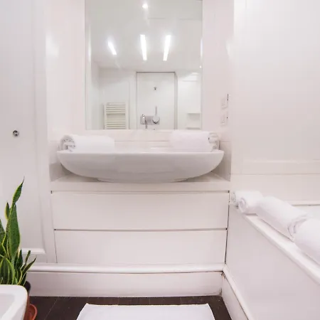 Rent In - Maggiore Apartment Rome